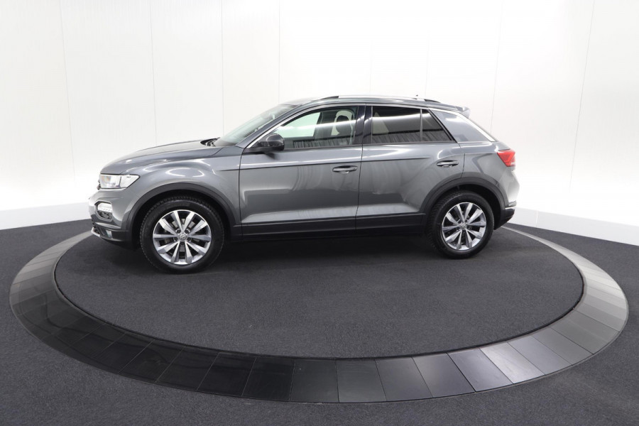 Volkswagen T-Roc 1.0 TSI Style Business 116pk | Trekhaak | Adaptieve Cruise Control | Elektronische Kofferklep | Apple Carplay