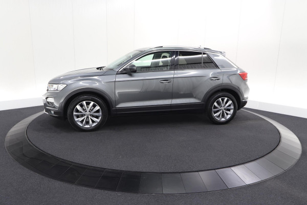 Volkswagen T-Roc 1.0 TSI Style Business 116pk | Trekhaak | Adaptieve Cruise Control | Elektronische Kofferklep | Apple Carplay