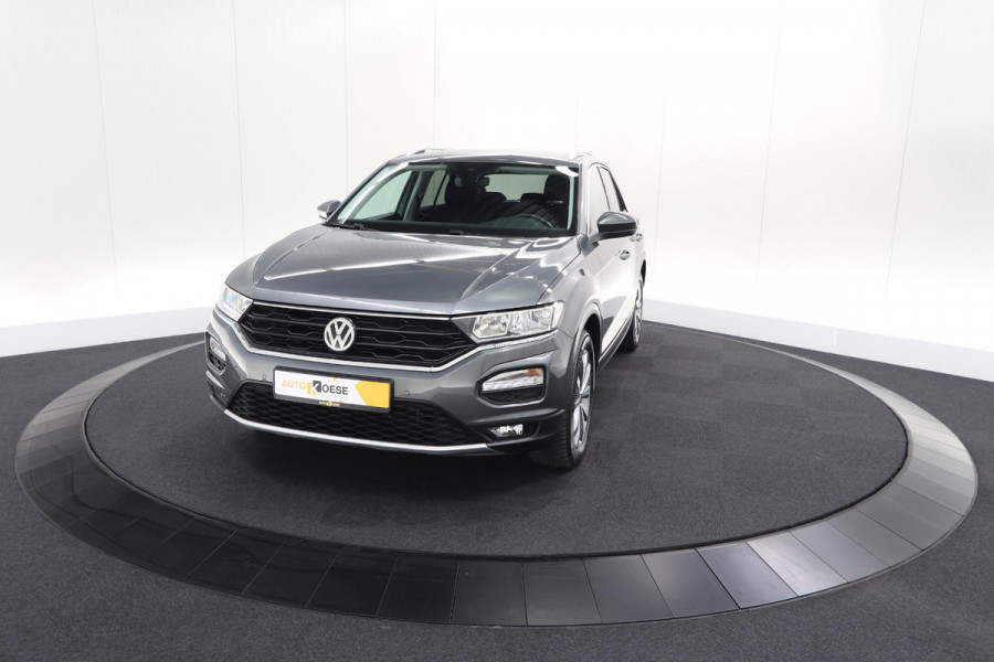 Volkswagen T-Roc 1.0 TSI Style Business 116pk | Trekhaak | Adaptieve Cruise Control | Elektronische Kofferklep | Apple Carplay