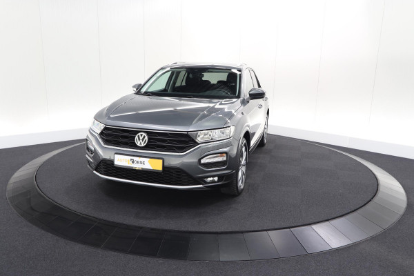 Volkswagen T-Roc 1.0 TSI Style Business 116pk | Trekhaak | Adaptieve Cruise Control | Elektronische Kofferklep | Apple Carplay