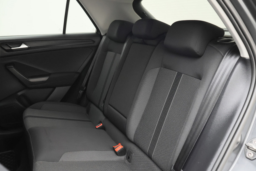 Volkswagen T-Roc 1.5 TSI DSG Life Business Virtual Cockpit, ACC, Apple Carplay, LED, DAB, Rijstrooksensor, PDC, 17''