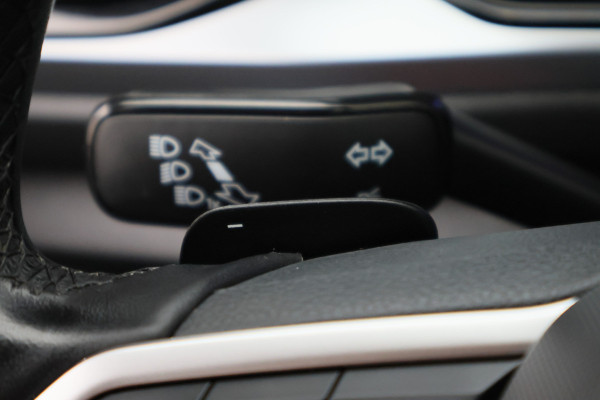 Volkswagen T-Roc 1.5 TSI DSG Life Business Virtual Cockpit, ACC, Apple Carplay, LED, DAB, Rijstrooksensor, PDC, 17''
