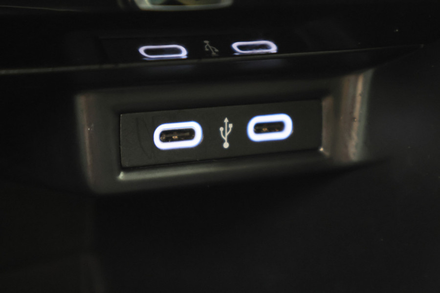 Volkswagen T-Roc 1.5 TSI DSG Life Business Virtual Cockpit, ACC, Apple Carplay, LED, DAB, Rijstrooksensor, PDC, 17''