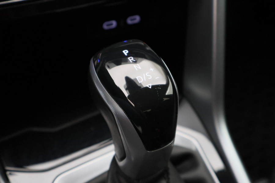 Volkswagen T-Roc 1.5 TSI DSG Life Business Virtual Cockpit, ACC, Apple Carplay, LED, DAB, Rijstrooksensor, PDC, 17''