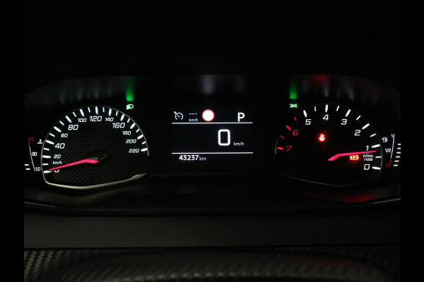 Peugeot 2008 1.2 PureTech 130pk Automaat Allure Navigatie Climate Control Led Lichtmetalen Velgen Parkeer sensoren Cruise Control