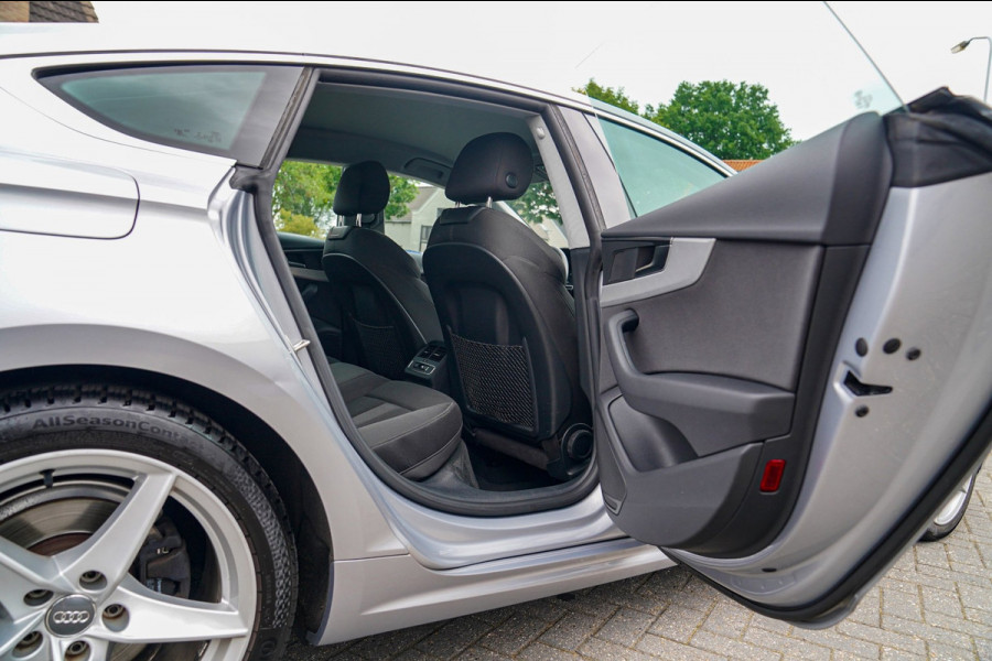 Audi A5 Sportback 2.0 TFSI MHEV Sport | Navigatie | Elektrisch bedienbare achterklep | Multifunctioneel stuurwiel | Cruise control