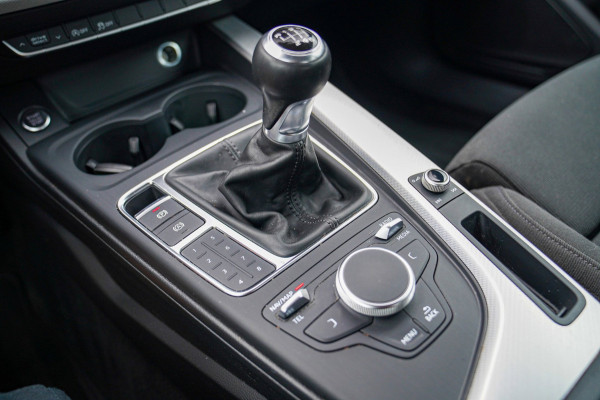 Audi A5 Sportback 2.0 TFSI MHEV Sport | Navigatie | Elektrisch bedienbare achterklep | Multifunctioneel stuurwiel | Cruise control