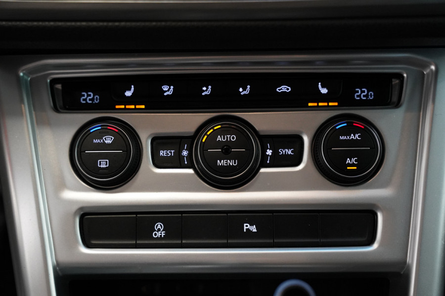Volkswagen Touran 1.4 TSI Highline Edition R 7p PDC Stoelverwarming ACC Carplay