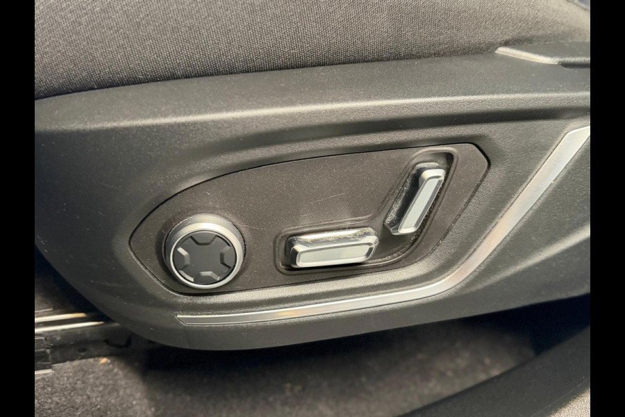 Lynk & Co 01 1.5 261PK Plug-in Hybrid, 1 Jaar Bovag Garantie, Pano, Zwarte Hemel, 360 Camera ,Apple Carplay