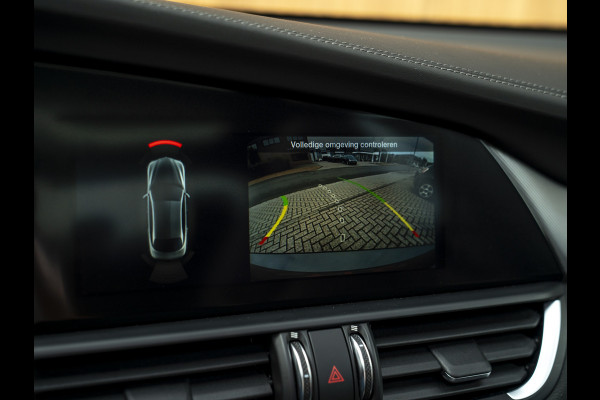 Alfa Romeo Giulia 2.0T Veloce 280pk AWD Full Option! | Pano-dak | Harman/Kardon | Ragazzon | Adapt. cruise | CarPlay