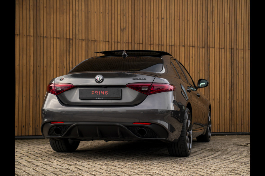 Alfa Romeo Giulia 2.0T Veloce 280pk AWD Full Option! | Pano-dak | Harman/Kardon | Ragazzon | Adapt. cruise | CarPlay