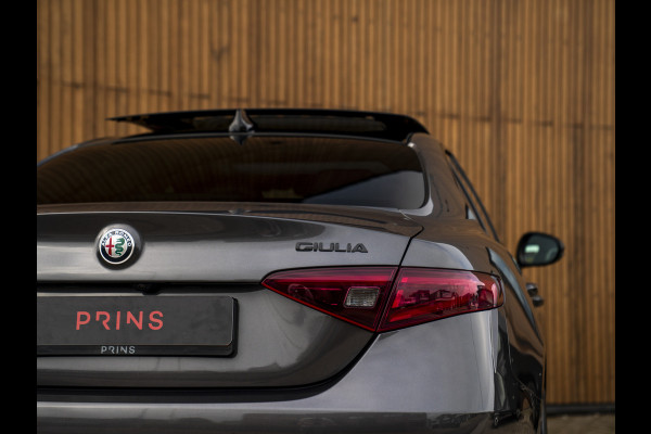 Alfa Romeo Giulia 2.0T Veloce 280pk AWD Full Option! | Pano-dak | Harman/Kardon | Ragazzon | Adapt. cruise | CarPlay