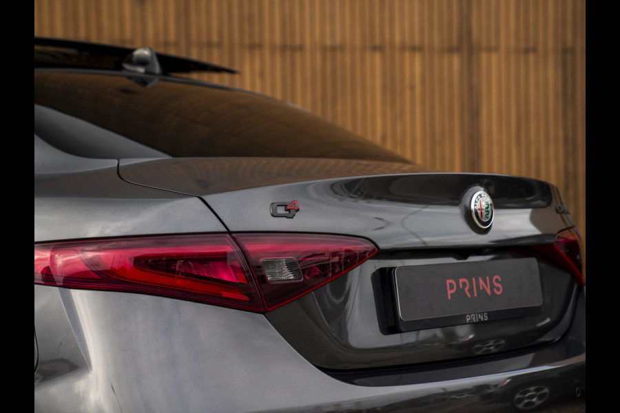 Alfa Romeo Giulia 2.0T Veloce 280pk AWD Full Option! | Pano-dak | Harman/Kardon | Ragazzon | Adapt. cruise | CarPlay