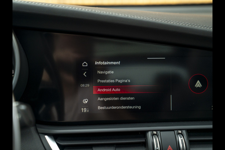 Alfa Romeo Giulia 2.0T Veloce 280pk AWD Full Option! | Pano-dak | Harman/Kardon | Ragazzon | Adapt. cruise | CarPlay