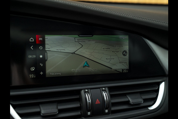 Alfa Romeo Giulia 2.0T Veloce 280pk AWD Full Option! | Pano-dak | Harman/Kardon | Ragazzon | Adapt. cruise | CarPlay