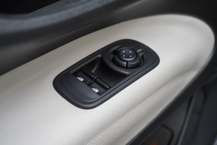 Fiat 500 La Prima 42 kWh | SoH 90,6% | Schuif/kanteldak | Carplay | Adaptive cruise | Parkeersensoren | Pack winter | Lm velgen