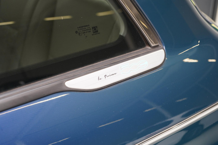Fiat 500 La Prima 42 kWh | SoH 90,6% | Schuif/kanteldak | Carplay | Adaptive cruise | Parkeersensoren | Pack winter | Lm velgen