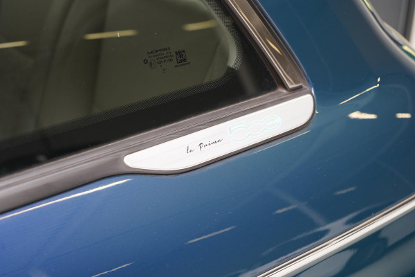 Fiat 500 La Prima 42 kWh | SoH 90,6% | Schuif/kanteldak | Carplay | Adaptive cruise | Parkeersensoren | Pack winter | Lm velgen
