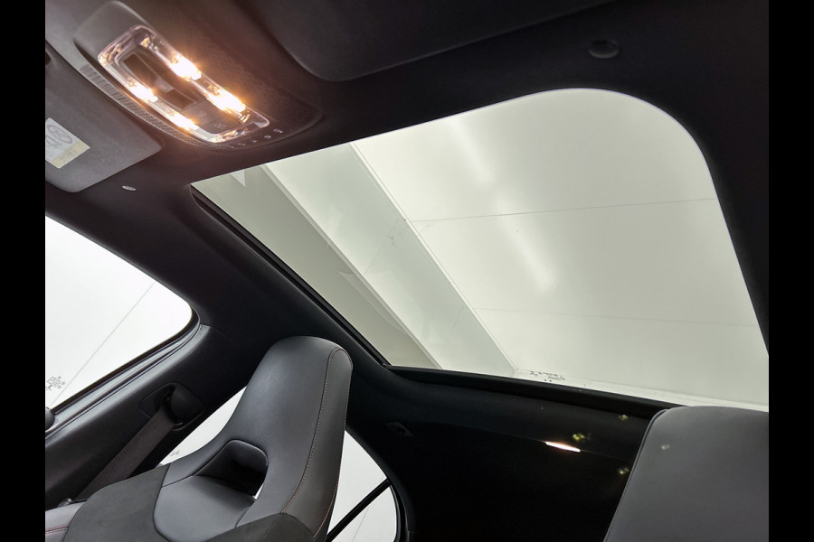 Mercedes-Benz A-Klasse 250 e Business Solution AMG Limited Panoramadak | AMG Line | Night pakket | Stoelverwarming | Achteruitrij camera Inclusief 24 maanden Mercedes-Benz Certified garantie voor Europa.