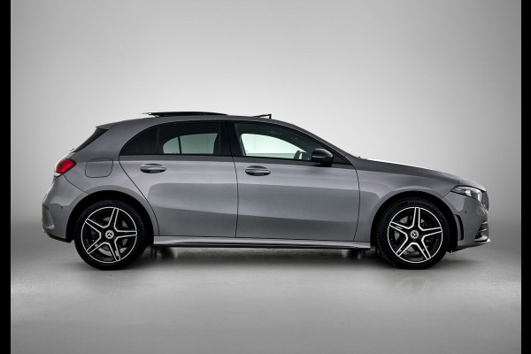 Mercedes-Benz A-Klasse 250 e Business Solution AMG Limited Panoramadak | AMG Line | Night pakket | Stoelverwarming | Achteruitrij camera Inclusief 24 maanden Mercedes-Benz Certified garantie voor Europa.