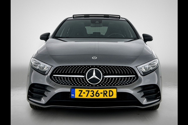 Mercedes-Benz A-Klasse 250 e Business Solution AMG Limited Panoramadak | AMG Line | Night pakket | Stoelverwarming | Achteruitrij camera Inclusief 24 maanden Mercedes-Benz Certified garantie voor Europa.