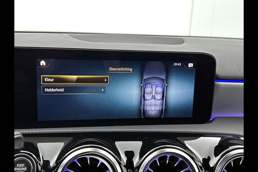 Mercedes-Benz A-Klasse 250 e Business Solution AMG Limited Panoramadak | AMG Line | Night pakket | Stoelverwarming | Achteruitrij camera Inclusief 24 maanden Mercedes-Benz Certified garantie voor Europa.