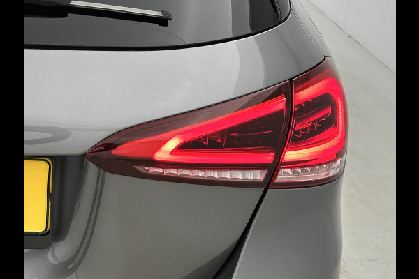 Mercedes-Benz A-Klasse 250 e Business Solution AMG Limited Panoramadak | AMG Line | Night pakket | Stoelverwarming | Achteruitrij camera Inclusief 24 maanden Mercedes-Benz Certified garantie voor Europa.