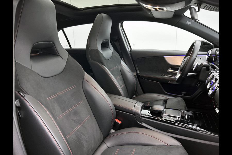 Mercedes-Benz A-Klasse 250 e Business Solution AMG Limited Panoramadak | AMG Line | Night pakket | Stoelverwarming | Achteruitrij camera Inclusief 24 maanden Mercedes-Benz Certified garantie voor Europa.