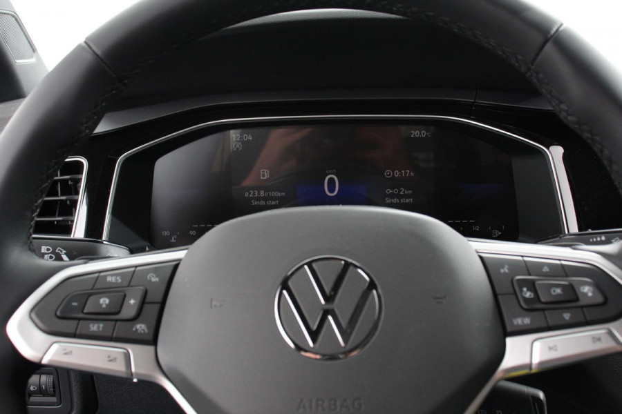 Volkswagen Polo 1.0 TSI DSG R-Line Panorama dak Navigatie App Connect Climate Control DAB LED Parkeer sensoren Camera Cruise control adaptieve