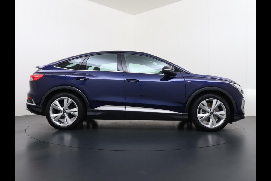 Audi Q4 Sportback e-tron 45 Edition 82 kWh S-LINE| 10.000KM! | STOELVERWARMING| ELEKTRISCHE ACHTERKLEP| ACHTERUITRIJCAMERA | MATRIX LED|
