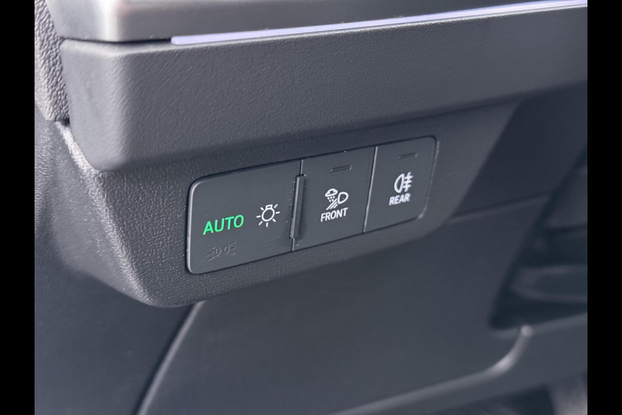 Audi Q4 Sportback e-tron 45 Edition 82 kWh S-LINE| 10.000KM! | STOELVERWARMING| ELEKTRISCHE ACHTERKLEP| ACHTERUITRIJCAMERA | MATRIX LED|