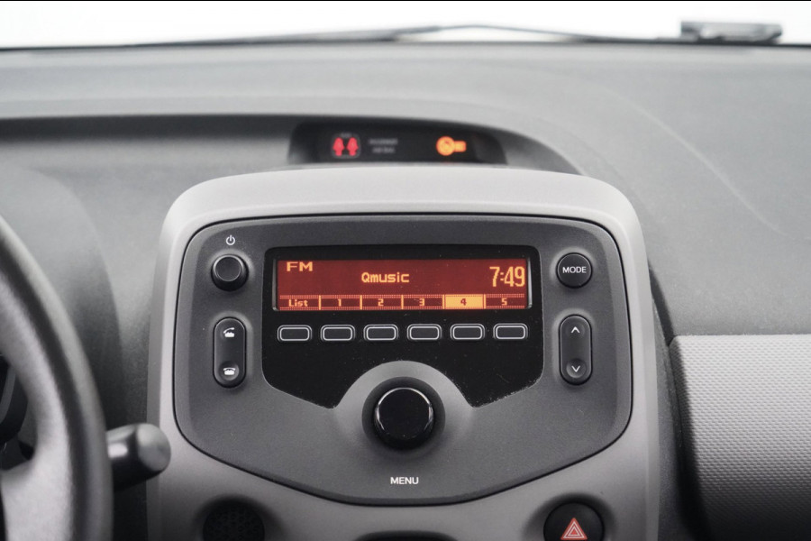 Peugeot 108 1.0 e-VTi Active / 46dkm NAP / Airco / 5-Deurs / Trekhaak / Elek. Ramen / Bluetooth