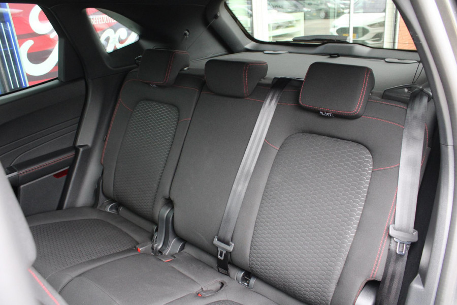 Ford Kuga 2.5 PHEV ST-Line | NL Auto | Winterpack | Electrisch Wegklapbare Trekhaak | Camera | Privacy Glass
