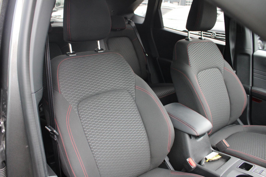 Ford Kuga 2.5 PHEV ST-Line | NL Auto | Winterpack | Electrisch Wegklapbare Trekhaak | Camera | Privacy Glass