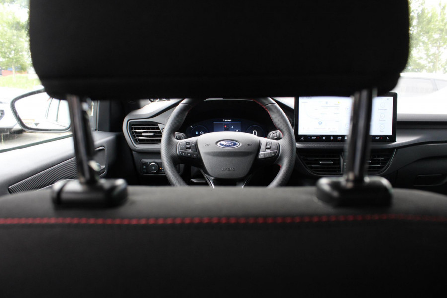 Ford Kuga 2.5 PHEV ST-Line | NL Auto | Winterpack | Electrisch Wegklapbare Trekhaak | Camera | Privacy Glass