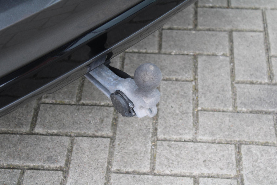 Ford Kuga 2.5 PHEV ST-Line | NL Auto | Winterpack | Electrisch Wegklapbare Trekhaak | Camera | Privacy Glass