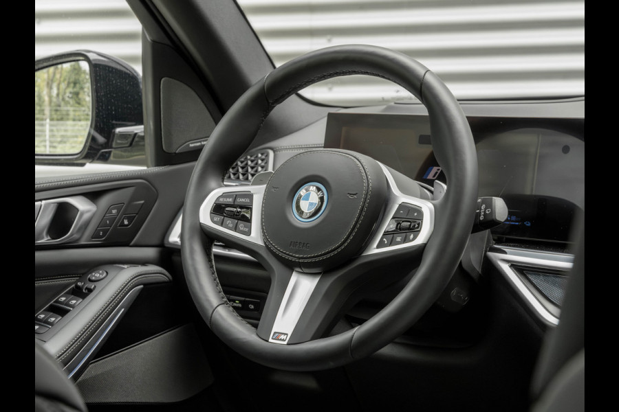 BMW X5 xDrive50e - M-Sport Pro - Pano - Trekhaak - ACC - Comfortzetels