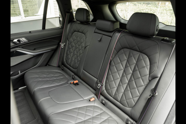 BMW X5 xDrive50e - M-Sport Pro - Pano - Trekhaak - ACC - Comfortzetels