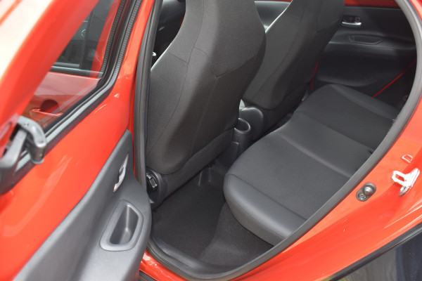 Toyota Aygo X 1.0 VVT-i MT Envy Jbl Navigatie Carplay