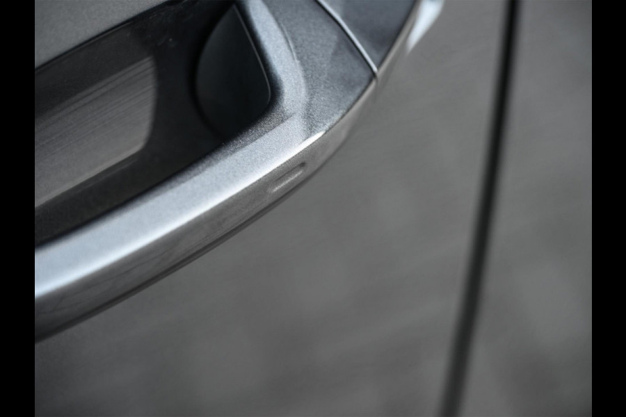 Audi A3 Sportback 45 TFSI e S edition Competition | Panoramadak | 5 jr Garantie | HUD | Sonos Sound | Camera | Ambiance interieur | Active Cruise | S-Seats + Memory | Stoelverwarming | Keyless |