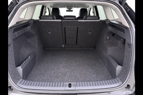 Škoda Enyaq iV60 SOH 94% Camera Adap.Cruise Elek.klep 1/2Leer Elek.Stoel/Memory Bordherk. Lane-dep. Navi Dab Pdc Apple/Android Stoel-/Stuurverw. PrivacyGlas Ecc Usb Led SmartLink 19''LM Business Edition