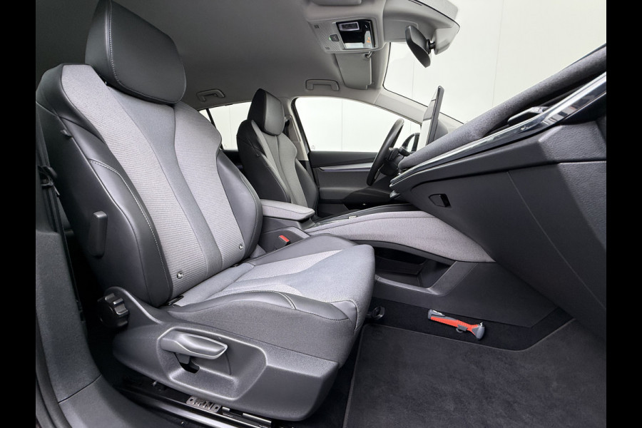 Škoda Enyaq iV60 SOH 94% Camera Adap.Cruise Elek.klep 1/2Leer Elek.Stoel/Memory Bordherk. Lane-dep. Navi Dab Pdc Apple/Android Stoel-/Stuurverw. PrivacyGlas Ecc Usb Led SmartLink 19''LM Business Edition