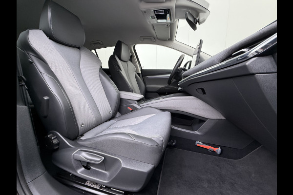 Škoda Enyaq iV60 SOH 94% Camera Adap.Cruise Elek.klep 1/2Leer Elek.Stoel/Memory Bordherk. Lane-dep. Navi Dab Pdc Apple/Android Stoel-/Stuurverw. PrivacyGlas Ecc Usb Led SmartLink 19''LM Business Edition