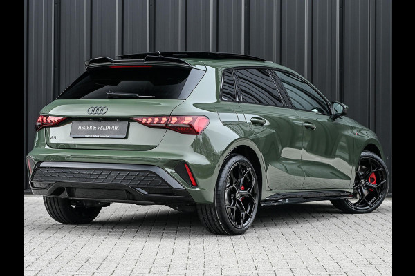 Audi A3 Sportback 45 TFSI e S edition Competition | Panoramadak | 5 jr Garantie | HUD | Sonos Sound | Camera | Ambiance interieur | Active Cruise | S-Seats + Memory | Stoelverwarming | Keyless |