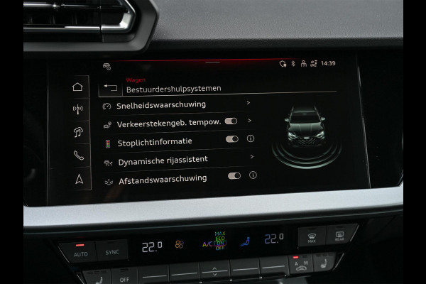 Audi A3 Sportback 45 TFSI e S edition Competition | Panoramadak | 5 jr Garantie | HUD | Sonos Sound | Camera | Ambiance interieur | Active Cruise | S-Seats + Memory | Stoelverwarming | Keyless |