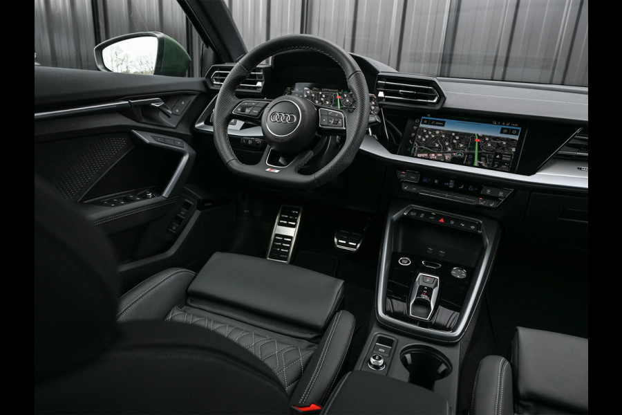 Audi A3 Sportback 45 TFSI e S edition Competition | Panoramadak | 5 jr Garantie | HUD | Sonos Sound | Camera | Ambiance interieur | Active Cruise | S-Seats + Memory | Stoelverwarming | Keyless |