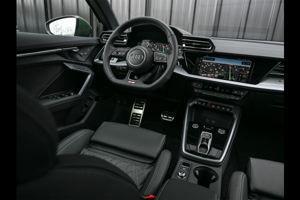 Audi A3 Sportback 45 TFSI e S edition Competition | Panoramadak | 5 jr Garantie | HUD | Sonos Sound | Camera | Ambiance interieur | Active Cruise | S-Seats + Memory | Stoelverwarming | Keyless |