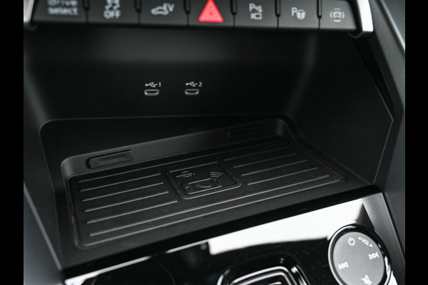 Audi A3 Sportback 45 TFSI e S edition Competition | Panoramadak | 5 jr Garantie | HUD | Sonos Sound | Camera | Ambiance interieur | Active Cruise | S-Seats + Memory | Stoelverwarming | Keyless |