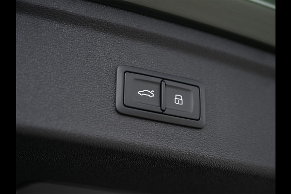Audi A3 Sportback 45 TFSI e S edition Competition | Panoramadak | 5 jr Garantie | HUD | Sonos Sound | Camera | Ambiance interieur | Active Cruise | S-Seats + Memory | Stoelverwarming | Keyless |