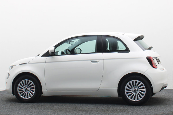 Fiat 500E Icon 42 kWh Virtual Cockpit, Cruise, Apple Carplay, Lane Assist, Climate, DAB, LED, 16''